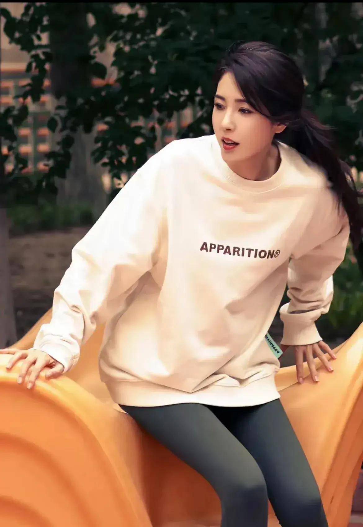 实力派演员:曾黎运动风格尽显好身材!这丰腴曲线,展现完美!