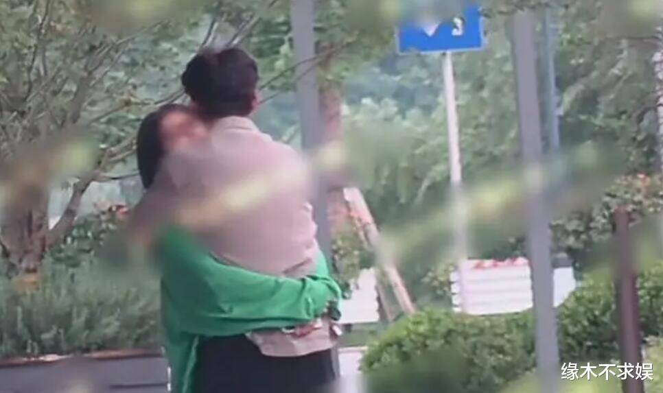 《庆余年2》张昊唯约会被偶遇,本人素颜也很帅,女友长相成熟!