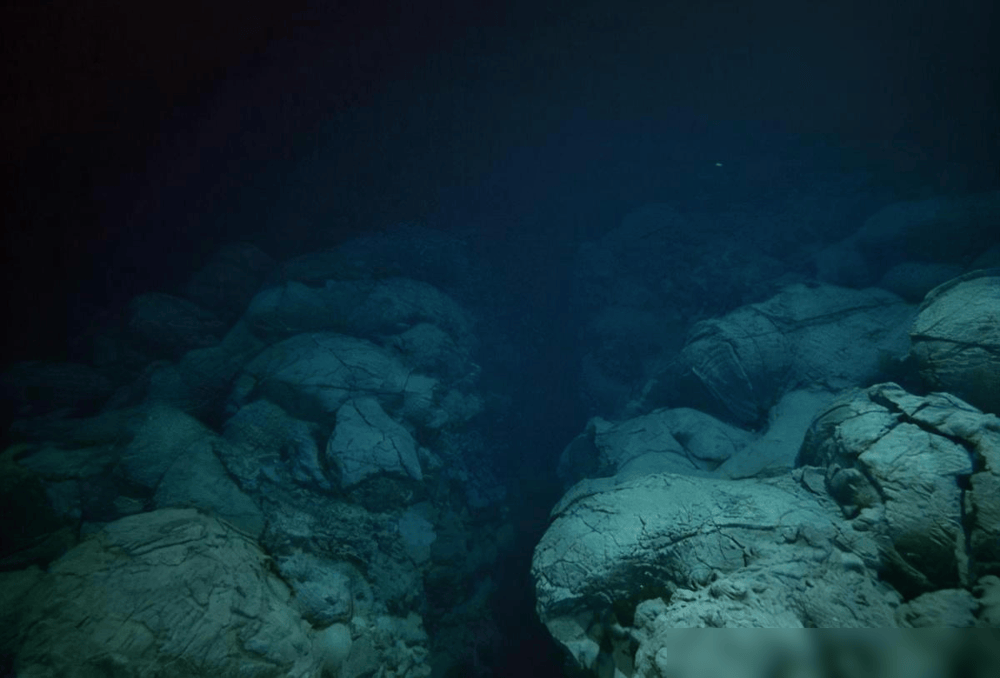 海沟马里亚纳海沟图片