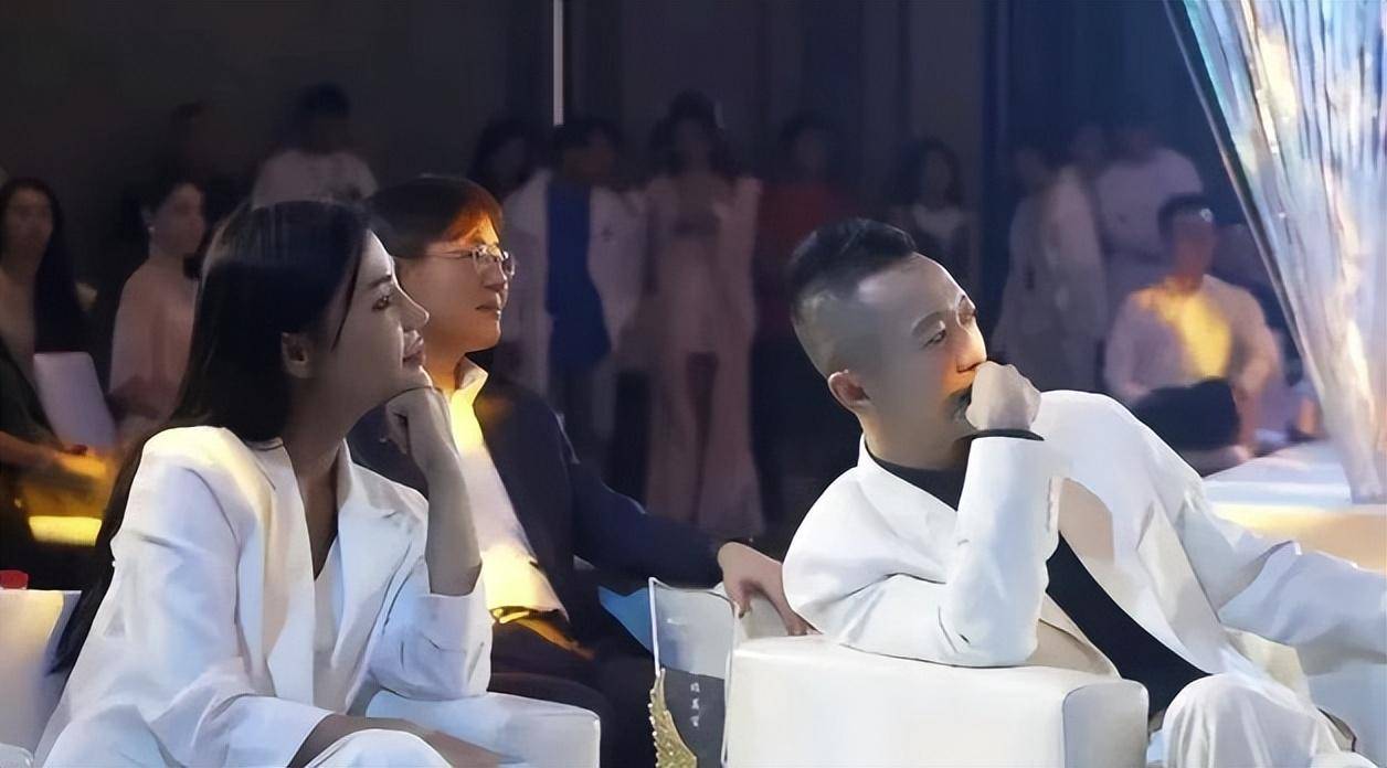 代氏集团代勇出手了!晒樊小慧母子下跪完整监控,舆论彻底反转!