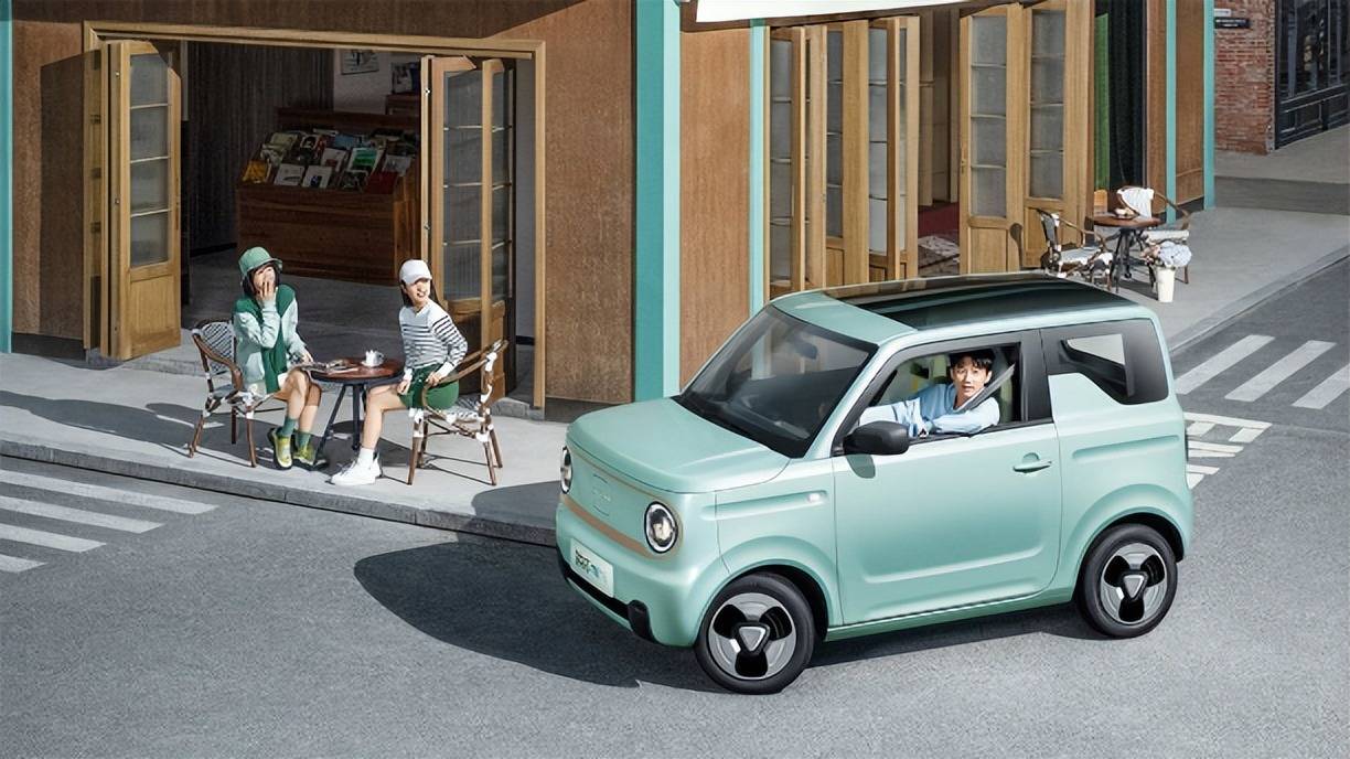 务实新选择!吉利熊猫mini龙腾升级版:微型电动车界的"省钱小能手"