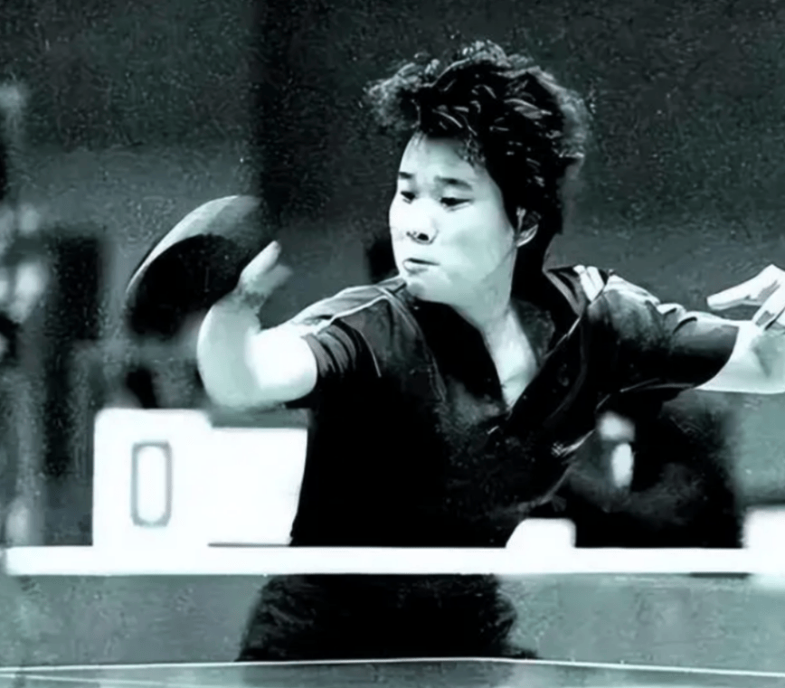 曹燕华:烟酒不离身却拿59块金牌,二婚被宠成公主,现任学校校长