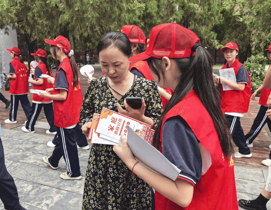 下一步,支队将充分发挥消防志愿者的力量作用,广泛组织开展消防主题