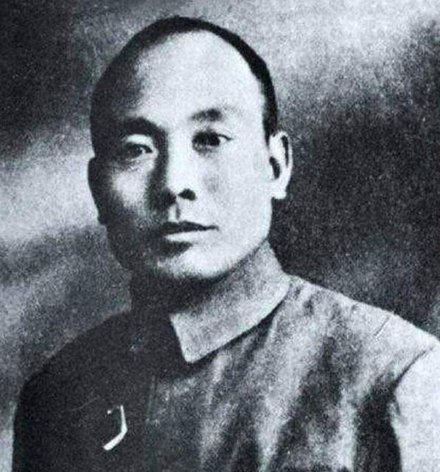 张灵甫身亡,蒋介石将其上司打得满头血,并在他死后说:死了也好