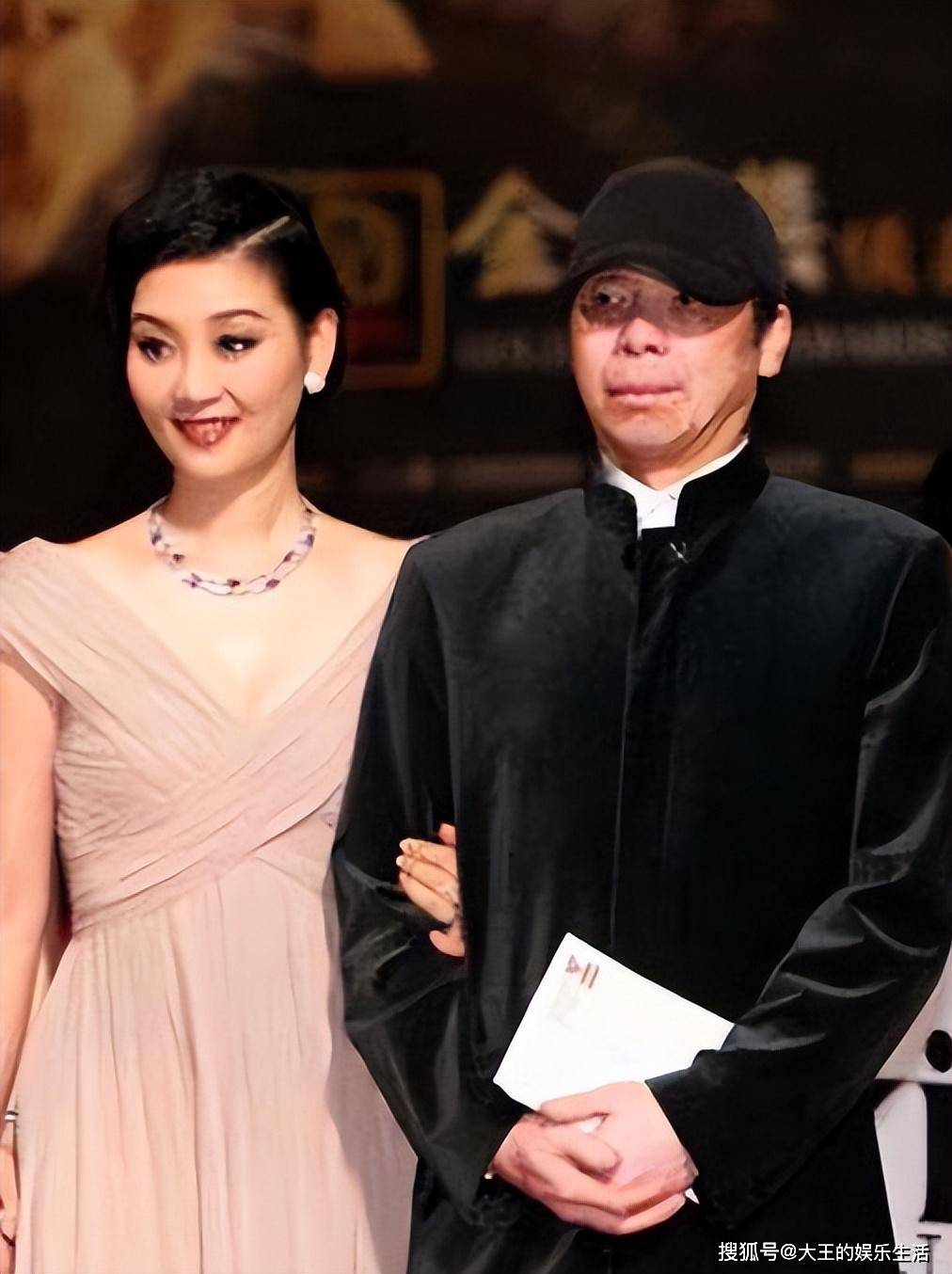 舍不得面子套不住丈夫,终于明白嫁给冯小刚的徐帆有多"精明"