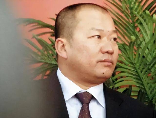 包头首富金利斌:24岁靠摆地摊起家,后狂赚数十亿,44岁选择自杀