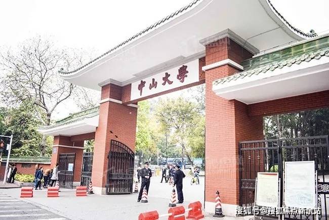家门外500米即达广州医学院第一附属医院海印分院,还有广州医科大学