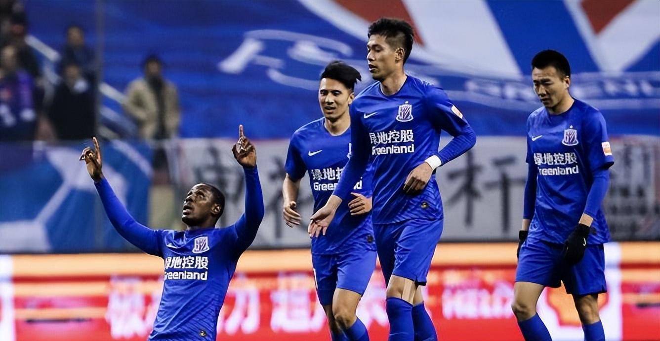 申花刚有希望反超上港,三大王牌就要撂挑子离队,两人自荐去鲁能