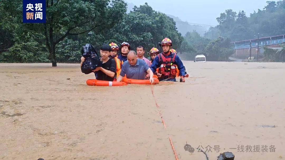 水上航速可达44km/h的水陆两栖冲锋舟,城市洪涝灾害救援的救星!