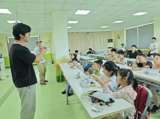 沧浪街道:舞蹈机器人 舞动科学的梦想