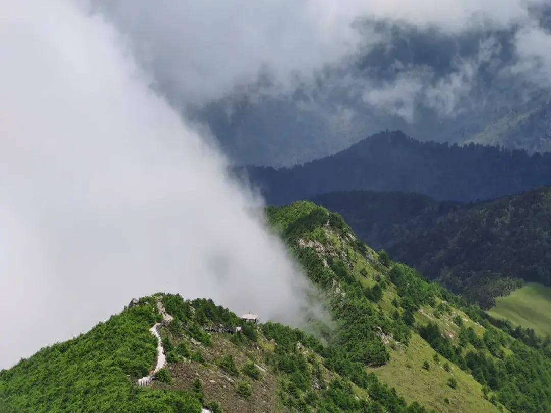 太白山山顶图片