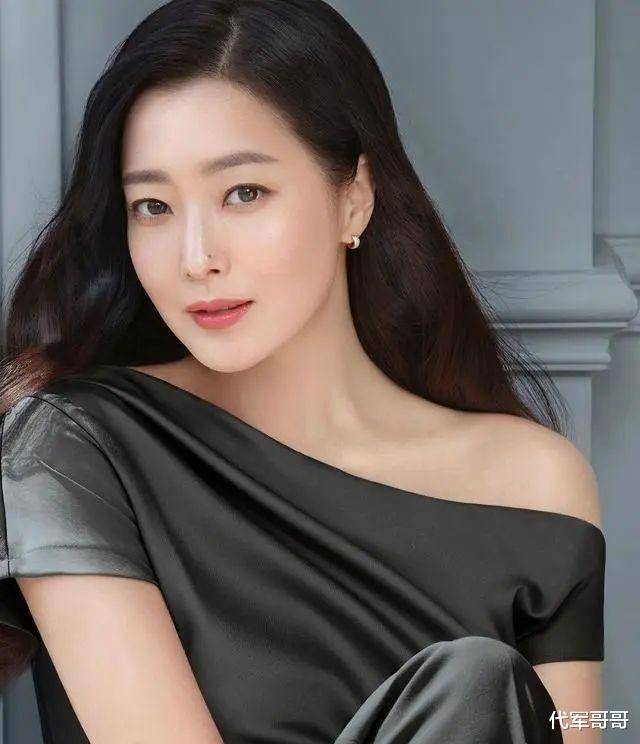 娱乐圈公认的6张"美人脸",珠圆玉润,倾国倾城,你最喜欢哪一位?