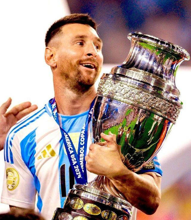 梅西领军阿根廷夺得美洲杯冠军,与家人共享胜利时刻
