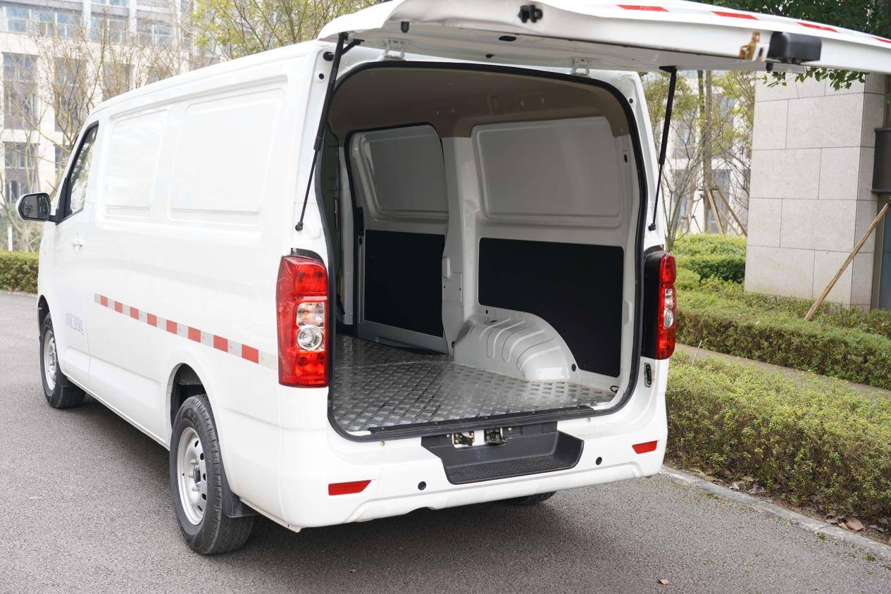 长安睿行em80——城市物流得力伙伴