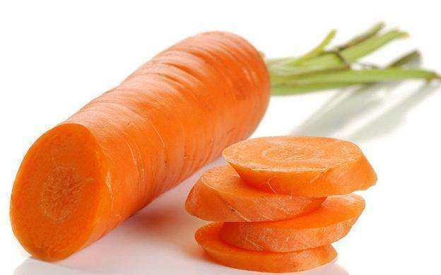 胡萝卜是人类获取维生素a的重要来源,这种营养物质能够促进头皮的健康