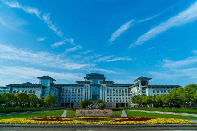 湖南大学2025年研究生推免生8月28日前完成申请