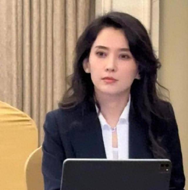 汪峰新女友和前夫昔日合照曝光，大量私人生活照片公开-汪峰的女朋友叫什么名字