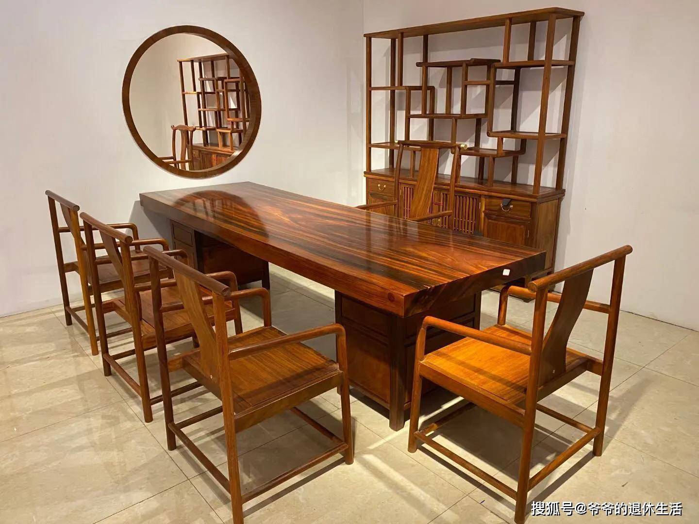 这应该是目前最成功的中式茶桌:实木大板