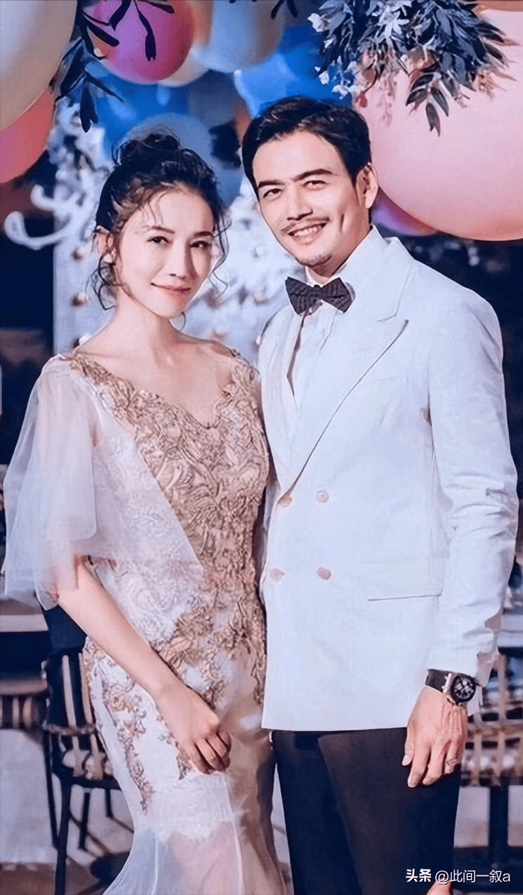 风评逆转为了摆脱那些负面标签,杨烁带着自己的妻子和家人登上了综艺