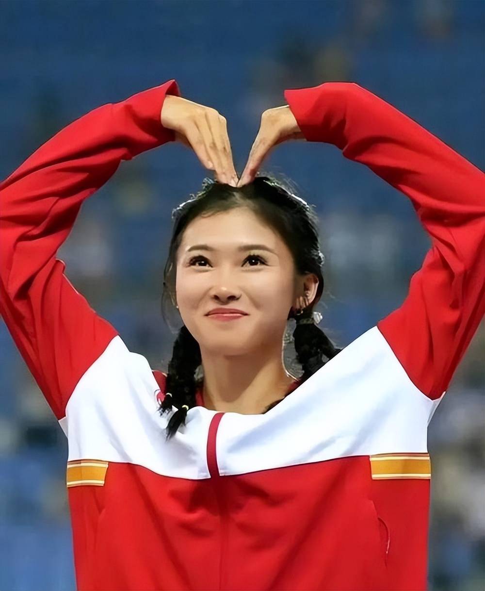 吴艳妮简介登上巴黎奥运会官网,清纯甜美女神,白月光形象太美了