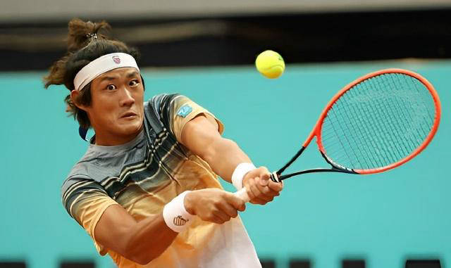 中国网球:张帅送蛋晋级,王曦雨女双翻车,张之臻冲击汉堡500赛8强