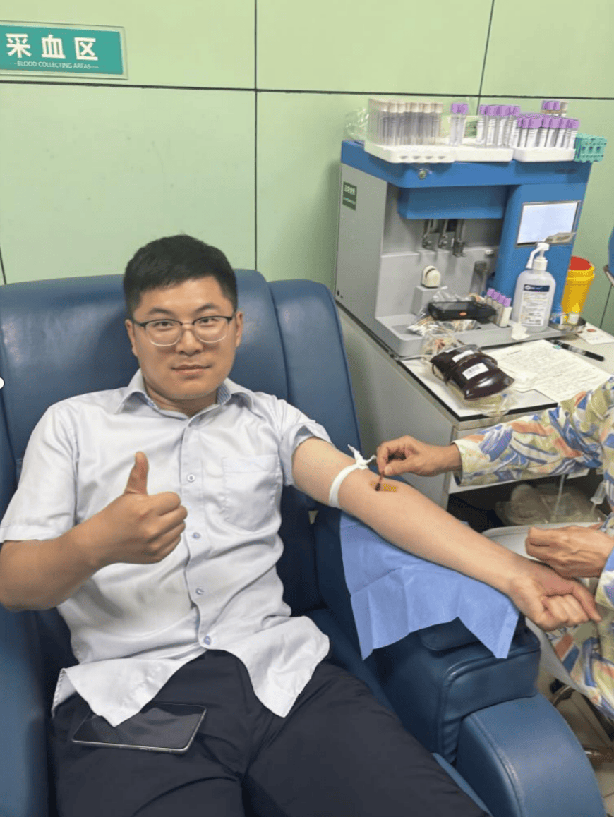 邮储银行邳州市支行员工积极参与无偿献血以实际行动展现责任担当