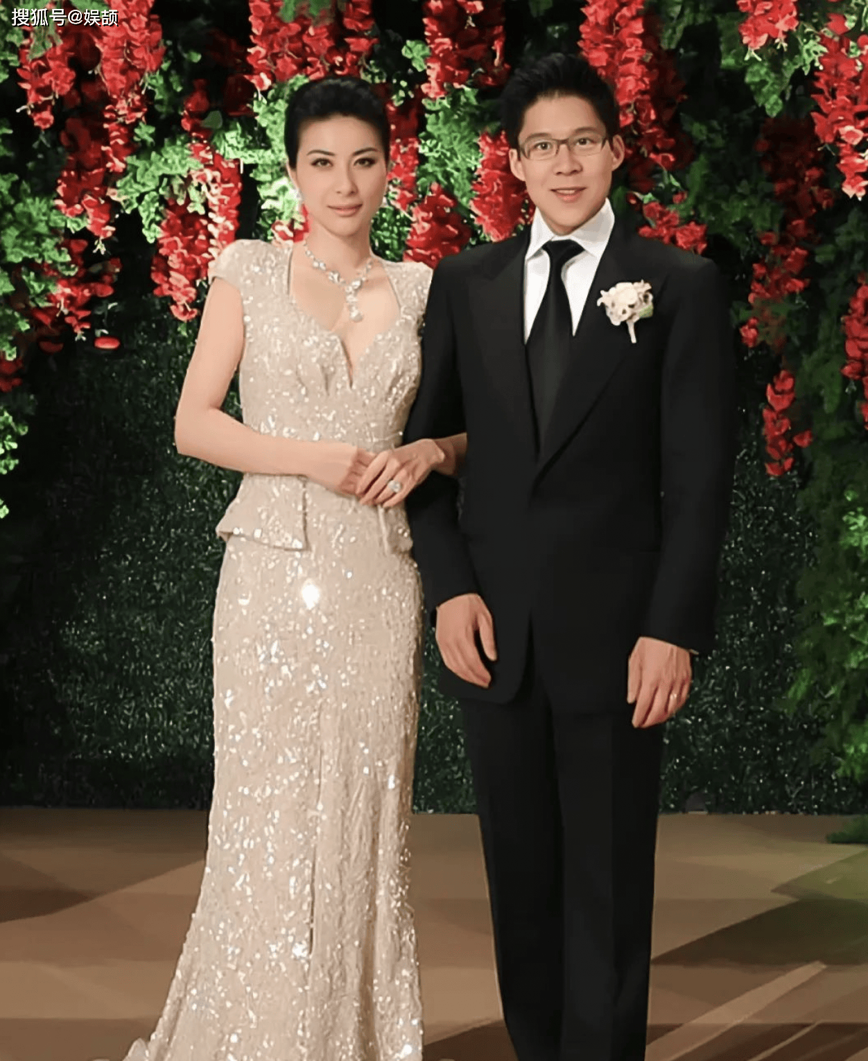 原创结婚12年郭晶晶变成什么样了