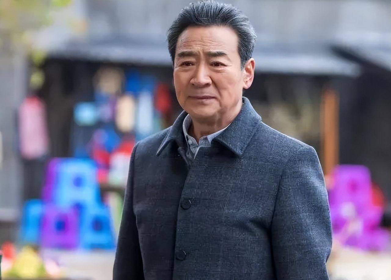 我难掩激动,终于有像样的年代剧了_观众_万山_角色