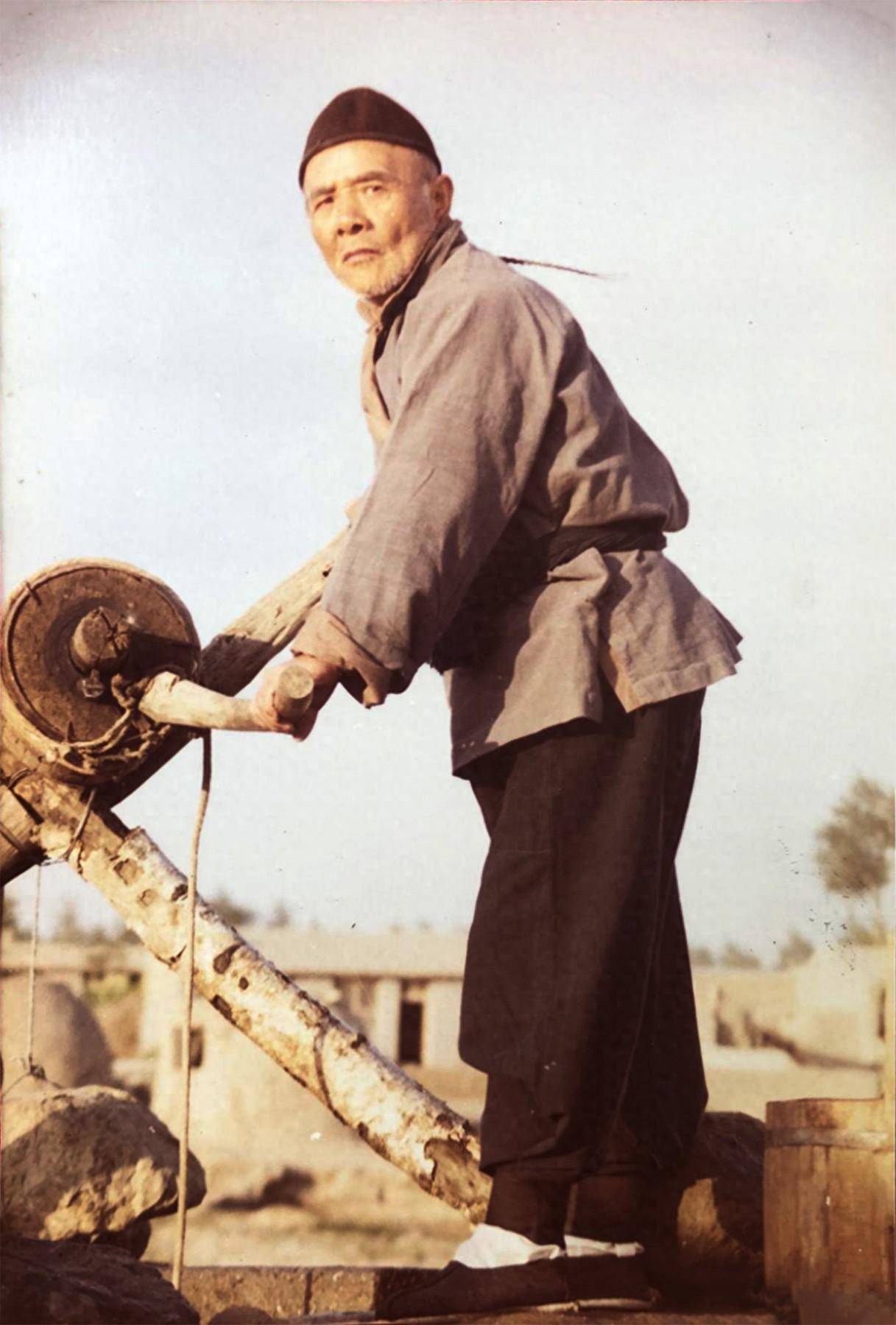 金牌配角赵子岳:辞官当演员,再婚娶保姆为妻_吕班_张健_工作