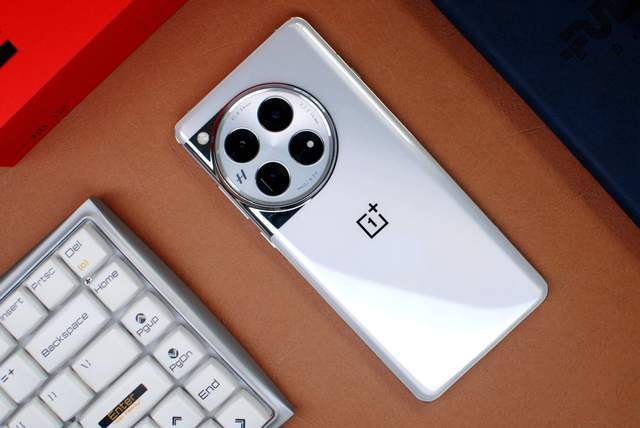 半年后入手2023年的压轴大作一加12,体验实测过才知道真香!