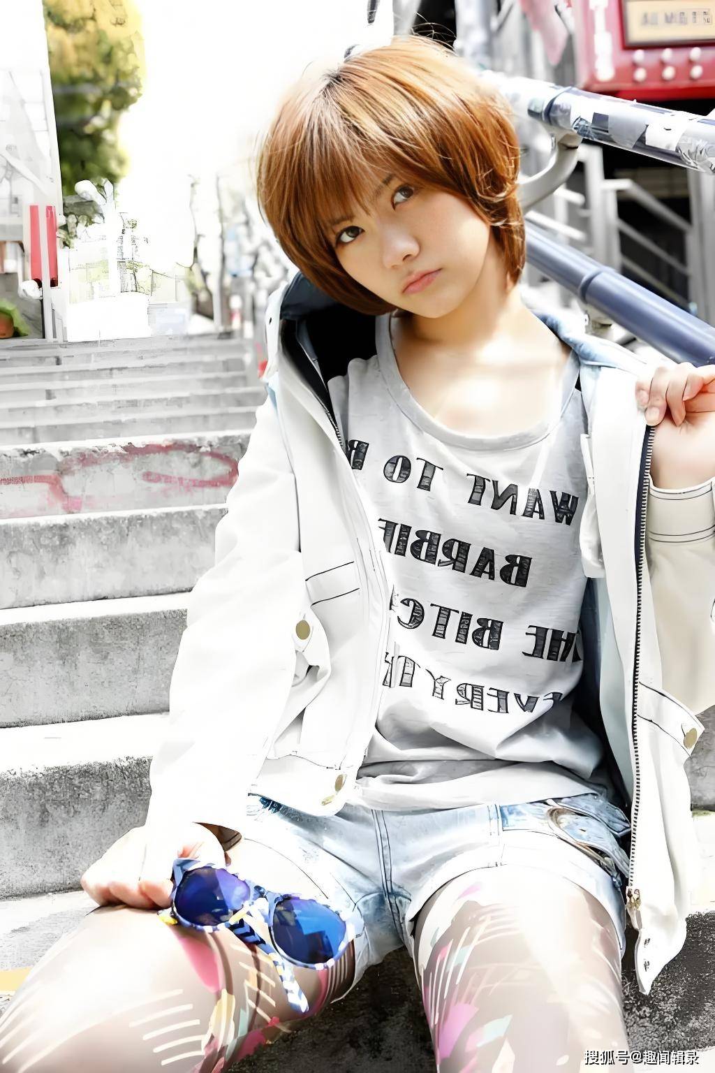 【标题】宫泽佐江:身姿曼妙,娱乐圈的致命诱惑!