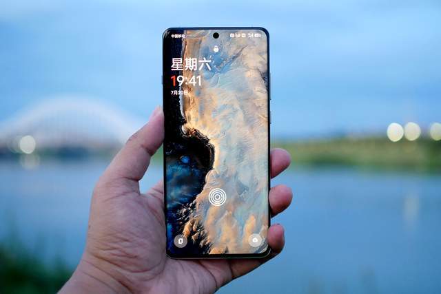 半年后入手2023年的压轴大作一加12,体验实测过才知道真香!