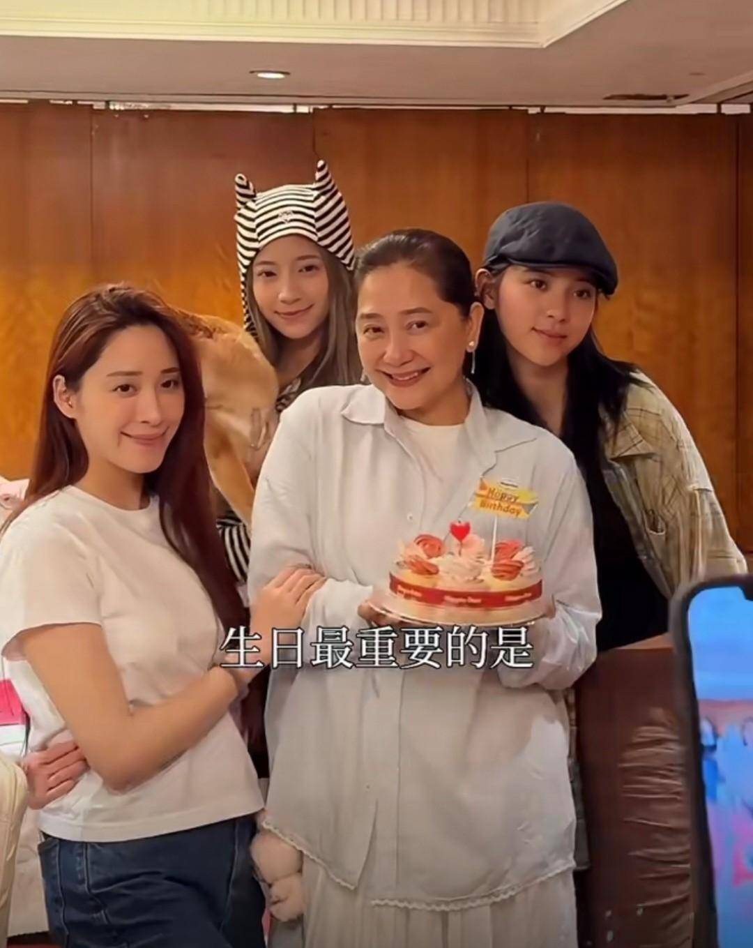 看到这里,我不得不感叹一句:这真是幸福的一家人啊!