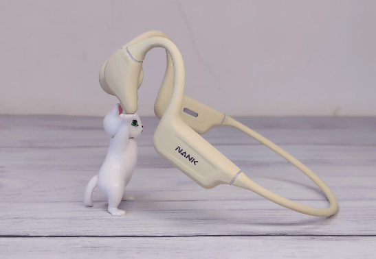 选择热门好用的骨传导耳机,推荐这五款性能优秀的选项!