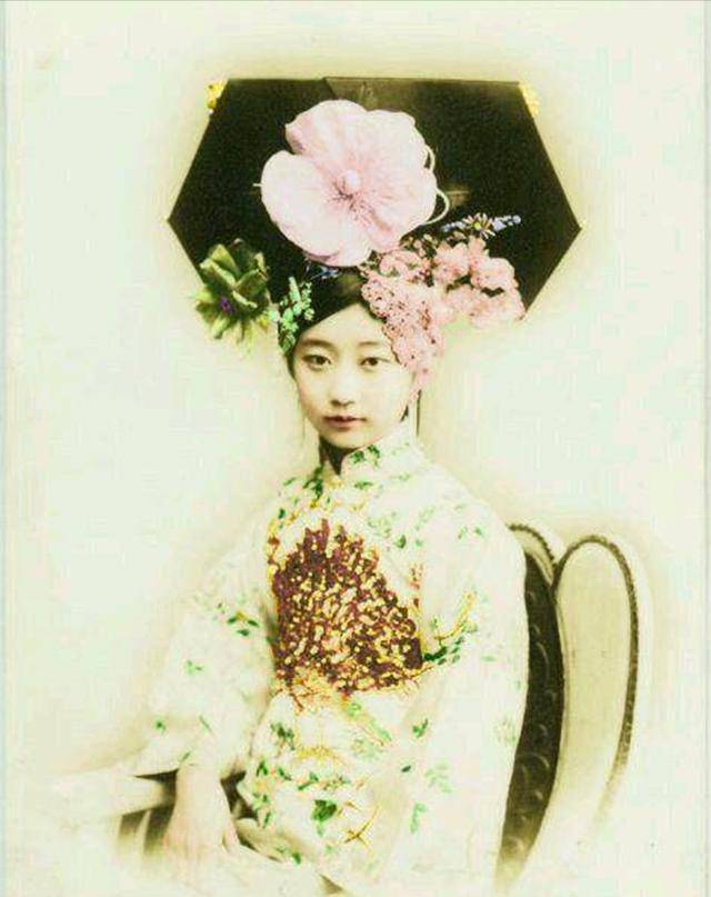 民国顶级奇女子:迷倒两大公子,少帅称其"聪敏极了,混蛋透了"_唐怡莹