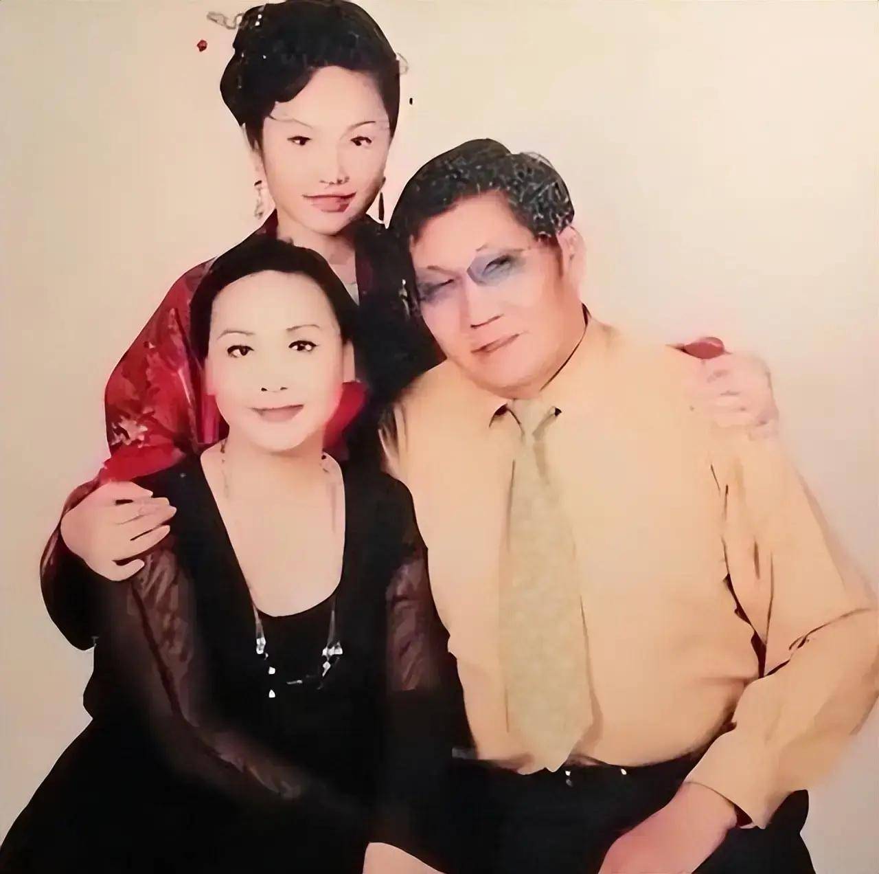 李谷一女儿肖一:在母亲的愧疚下长大,48岁仍未婚让母亲纠结心痛