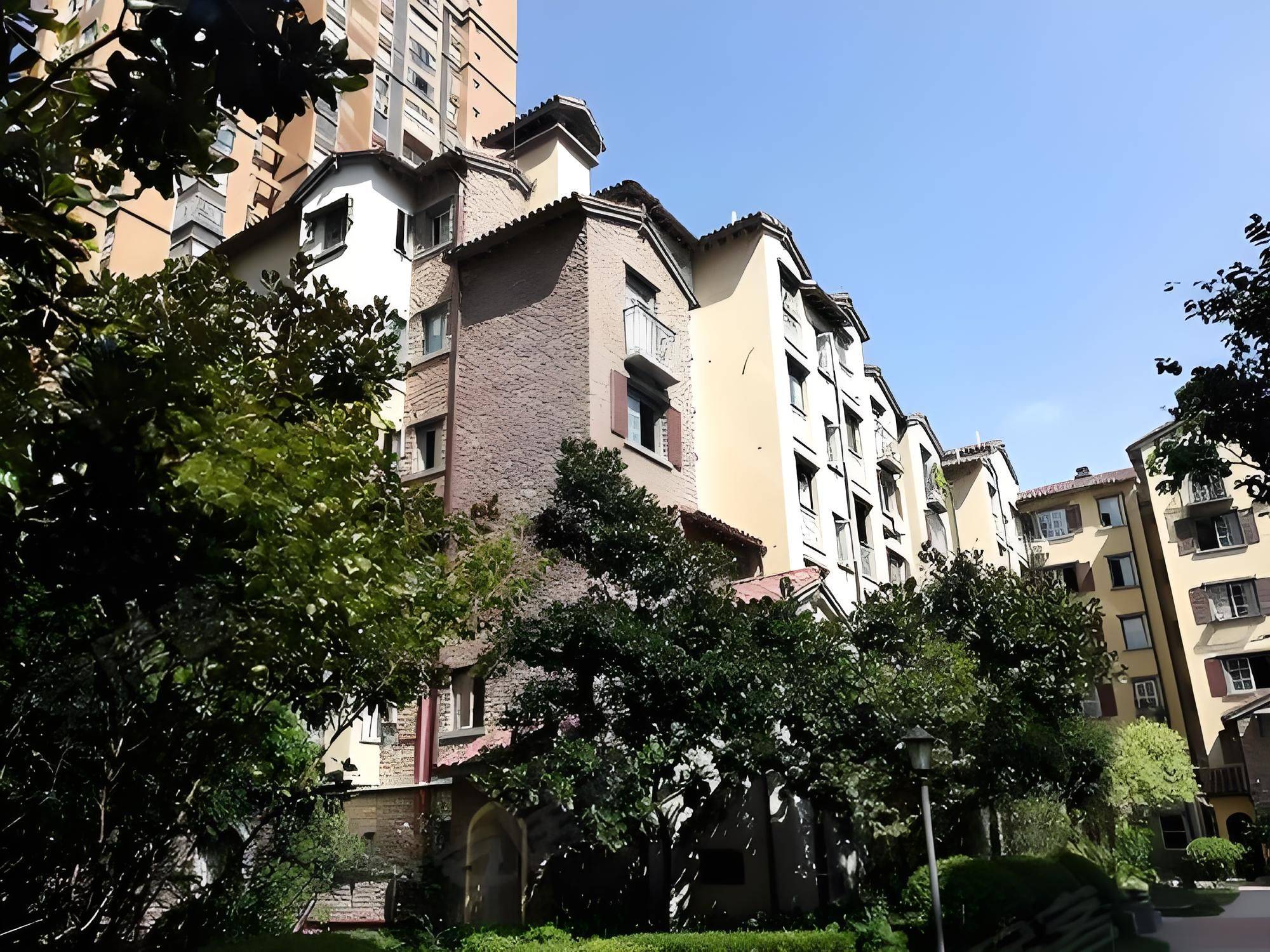 重庆香山国际小区物业纠纷:业主换物业,旧物业拒不退出!