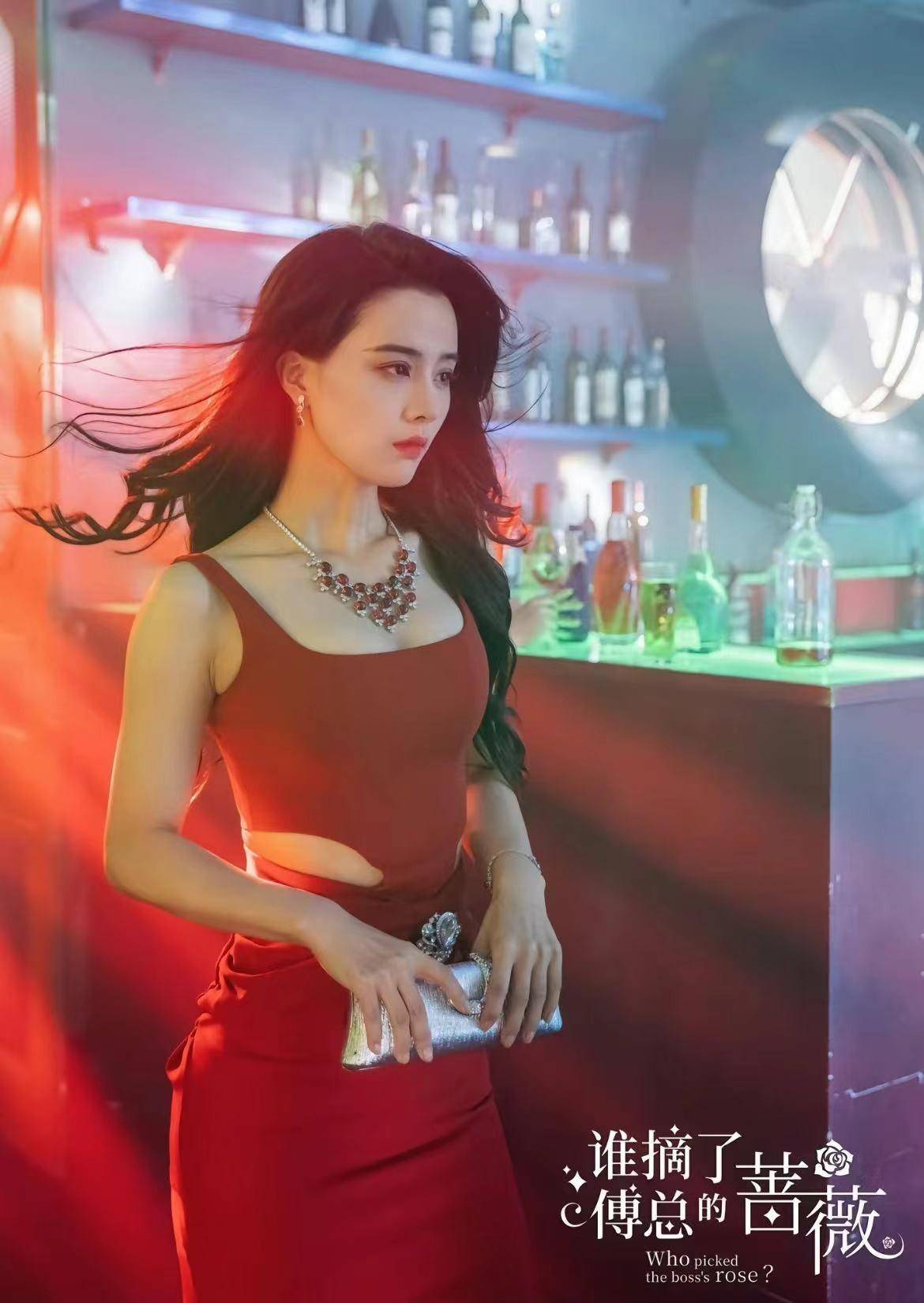 短剧圈身高170以上的4位顶级性感女神!个个肤白貌美大长腿!