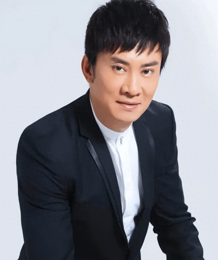 没想到,56岁的知名歌手江涛,还是为自己的"整容"付出了代价