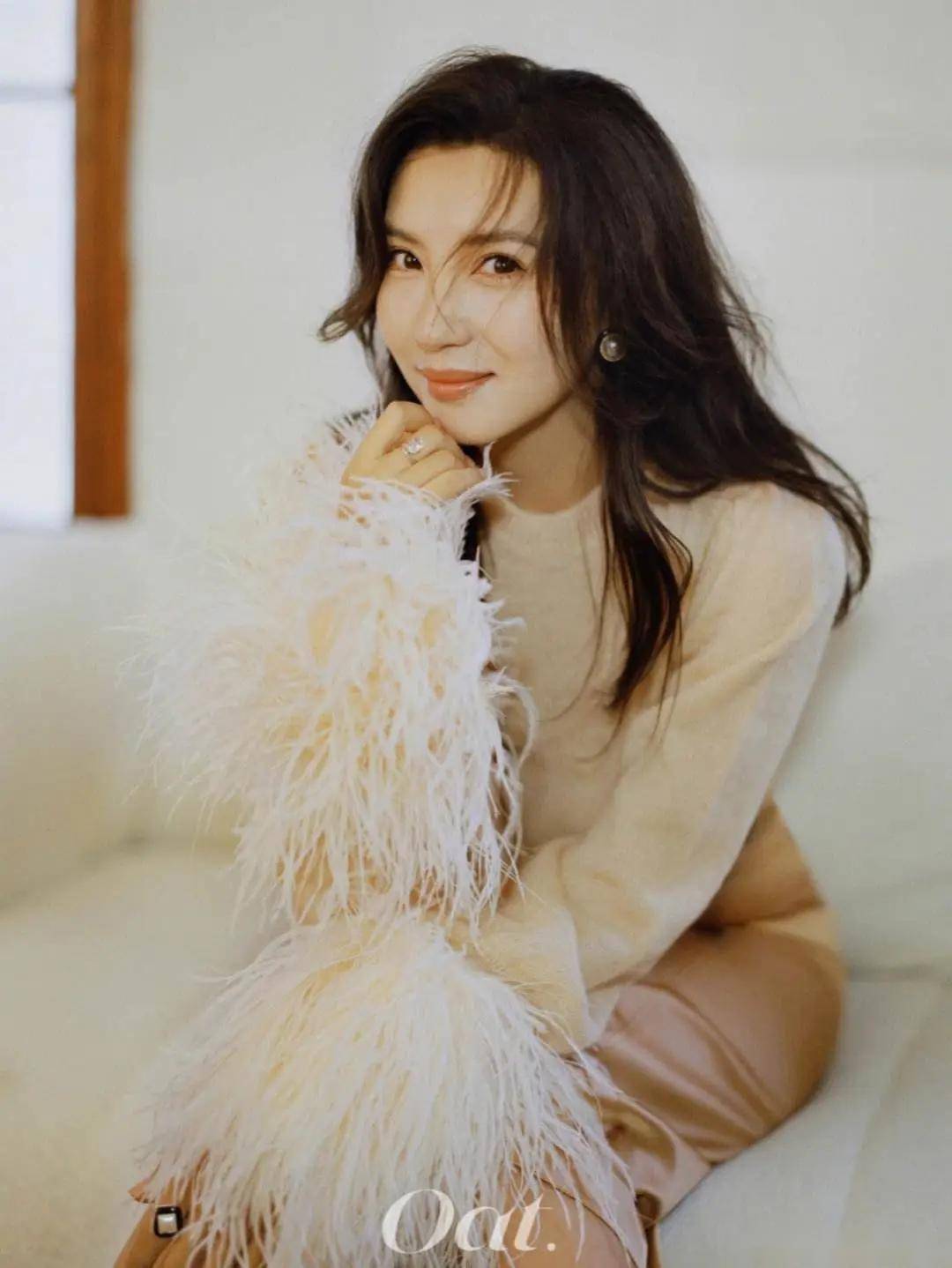 首先陈好的身材堪称完美