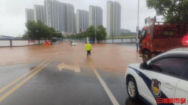 长沙启动暴雨恶劣天气二级应急响应，这些路段积水请绕行-长沙暴雨积水严重