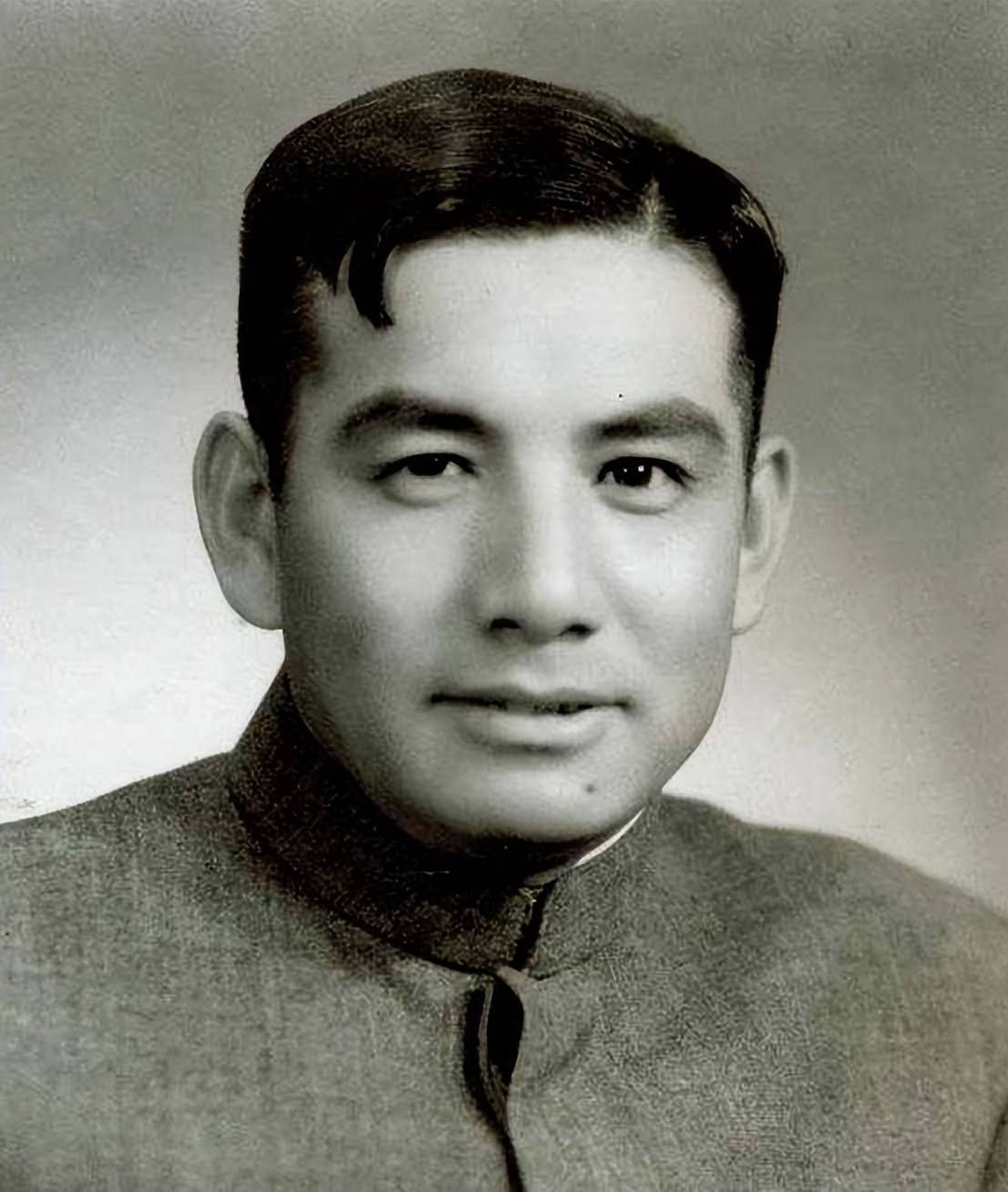 张灵甫到底是怎么死的?开枪的战士守口如瓶57年,82岁揭开真相