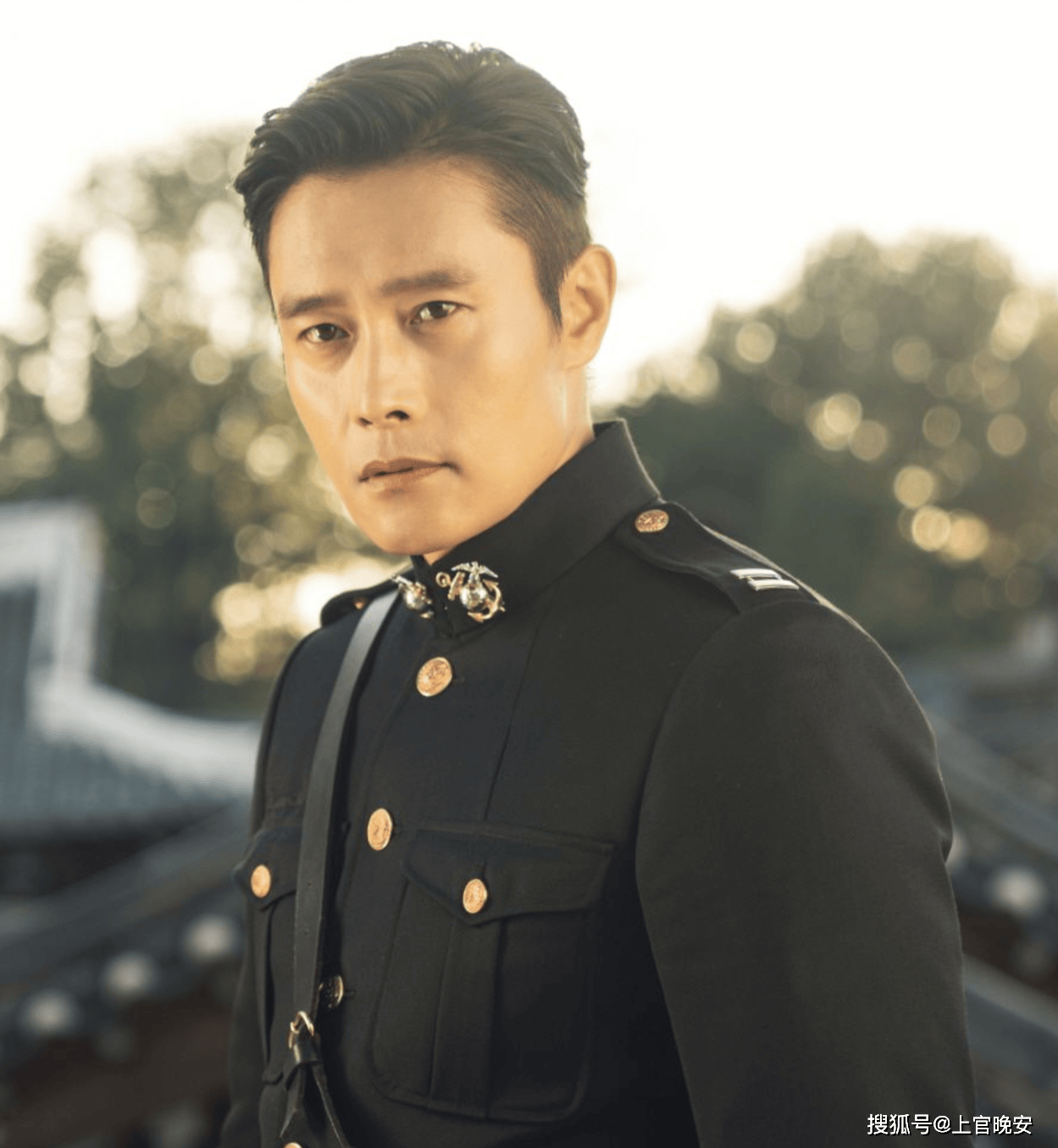 怎么作都作不死的韩国影帝李秉宪:渣得明明白白,火得一塌糊涂_宋慧乔
