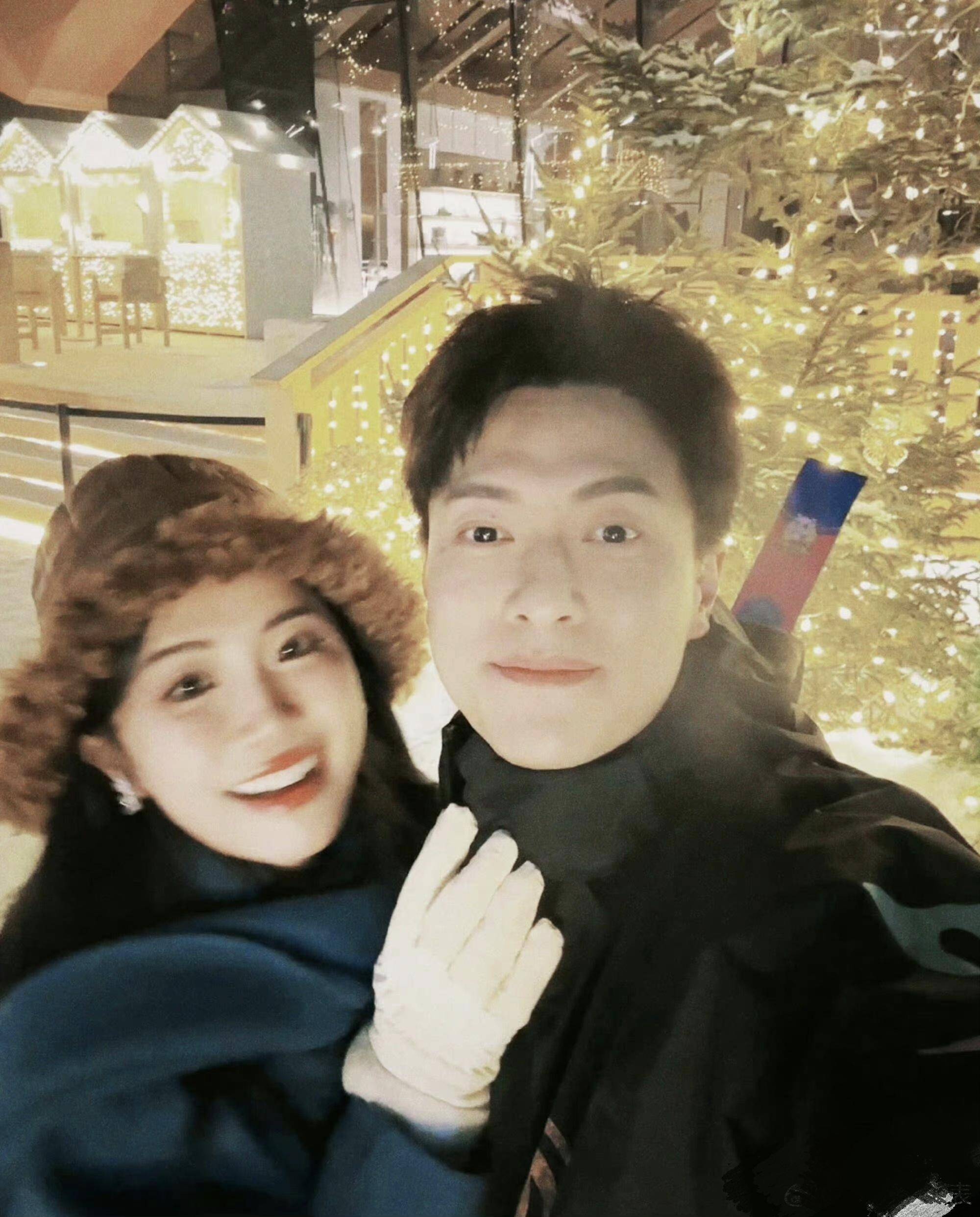 最开始认识罗拉是在何老师主持的《拜托了冰箱》,罗拉是以厨师的身份