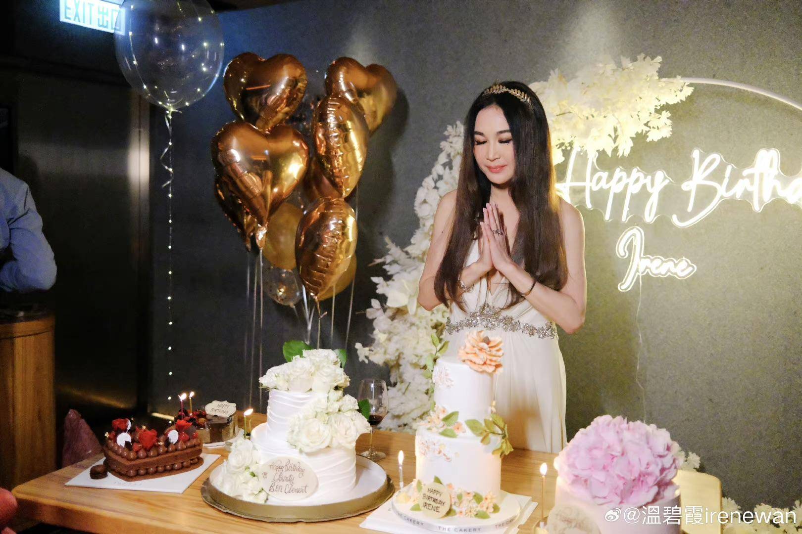 此次其养子也专门趁着假期回来给母亲过生日,想来温碧霞也是深感欣慰