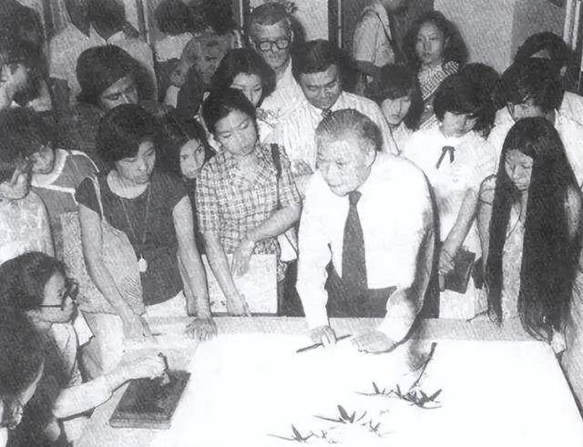 得知丈夫出轨堂妹,她决绝离家;用40年诛心报复,让对方至死抱憾_叶公超