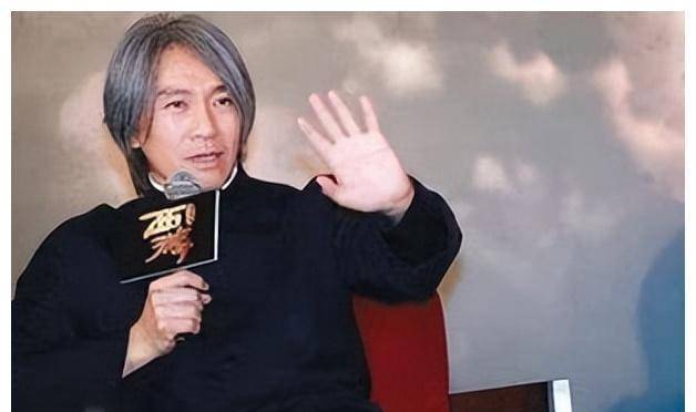 事实证明,被传绯闻女友的周星驰,已经走上了另一条道路了