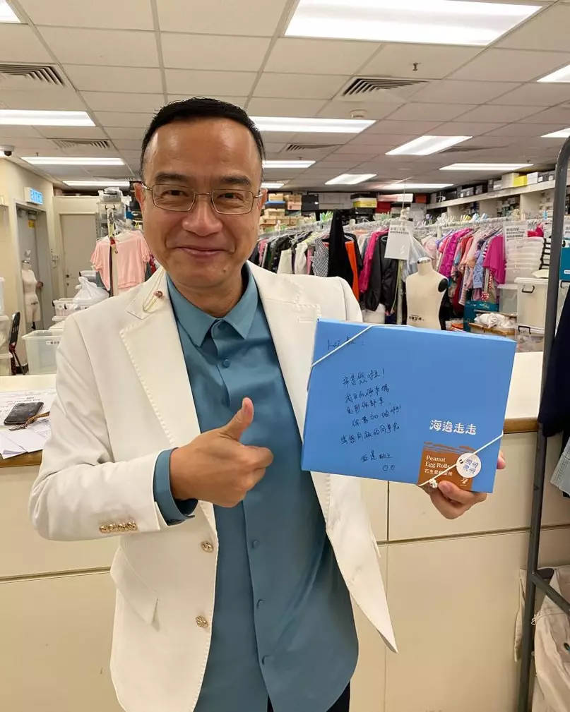 62岁高龄仅睡2小时,网友直呼注意身体_钟志光_老人家_体育