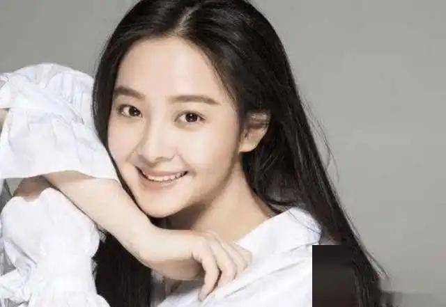 曾在14岁那年把初恋给了释小龙,全网禁止他整容,如今美如少女_杨丽晓