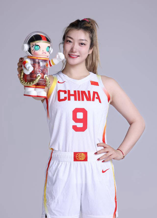 个人能力急剧下滑!李梦正负值垫底引发争议 疑似买热搜应对